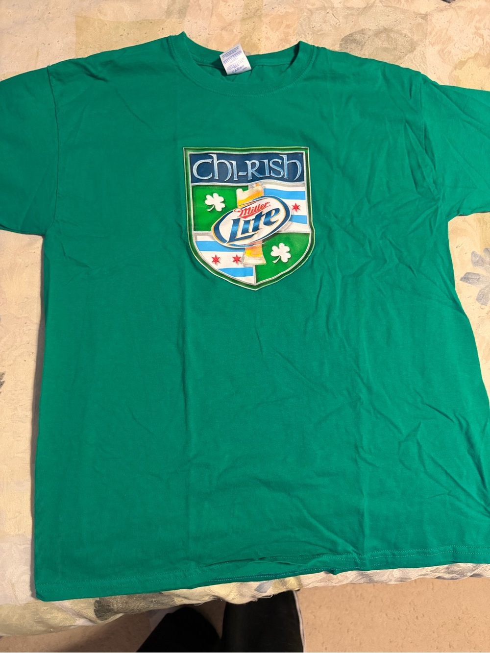 Green Chi-Rish Miller Lite Forever Green 2011 Graphic Crew Neck T-Shirt Size L